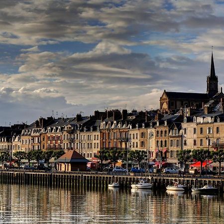 Trouville Sur Mer Vue Sur La Touque Ngoại thất bức ảnh