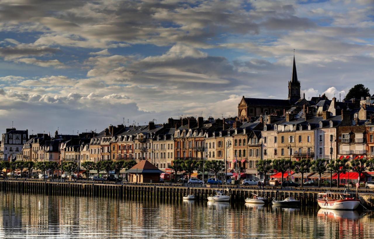 Trouville Sur Mer Vue Sur La Touque Ngoại thất bức ảnh