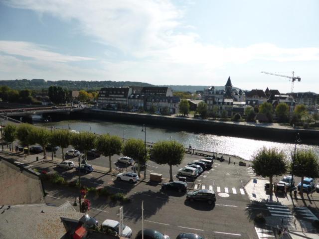 Trouville Sur Mer Vue Sur La Touque Ngoại thất bức ảnh