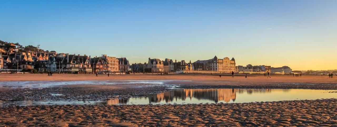 Trouville Sur Mer Vue Sur La Touque Ngoại thất bức ảnh